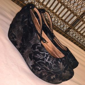 Jeffrey Campbell Beebee